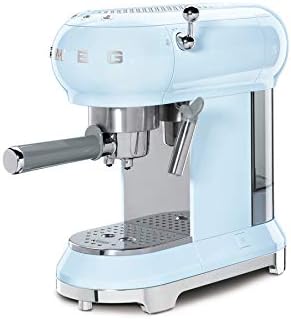 Smeg, Machine à Café Expresso Manuelle ECF01PBEU, Système Cappuccino, Thermoblock, Grand Boîtier Tasse et Double Fonction Café, Réservoir d'Eau 1 L, Dimensions Compactes, 1350W, Bleu Azur