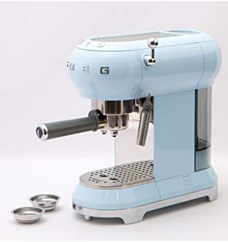 Smeg, Machine à Café Expresso Manuelle ECF01PBEU, Système Cappuccino, Thermoblock, Grand Boîtier Tasse et Double Fonction Café, Réservoir d'Eau 1 L, Dimensions Compactes, 1350W, Bleu Azur